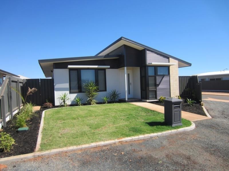 29 Bajamalu Drive, Baynton WA 6714