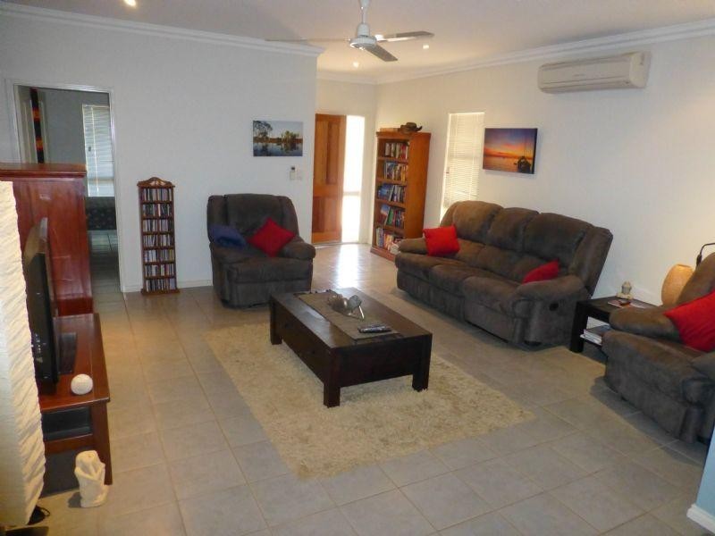 10 Schooner Street, Baynton WA 6714