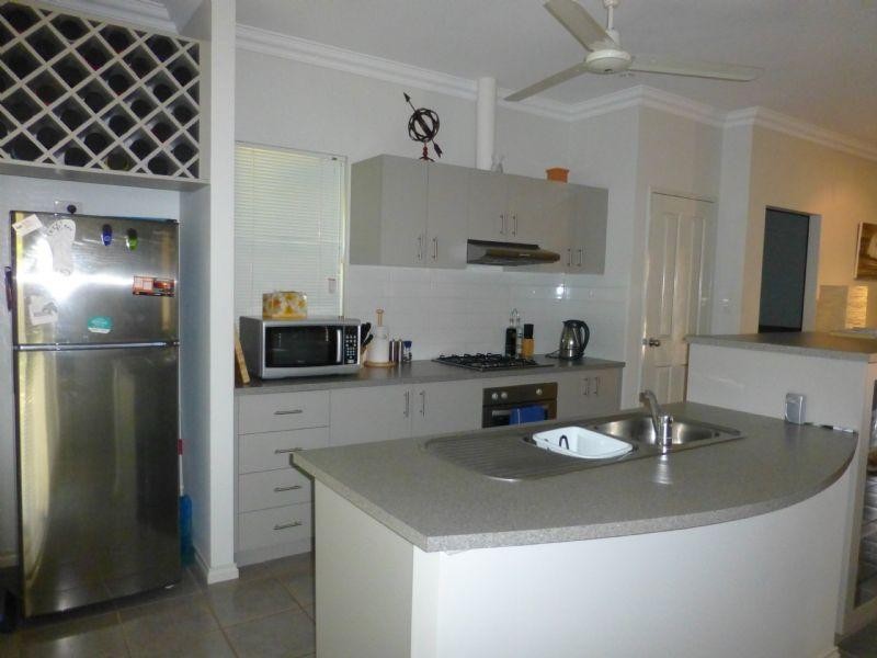 10 Schooner Street, Baynton WA 6714