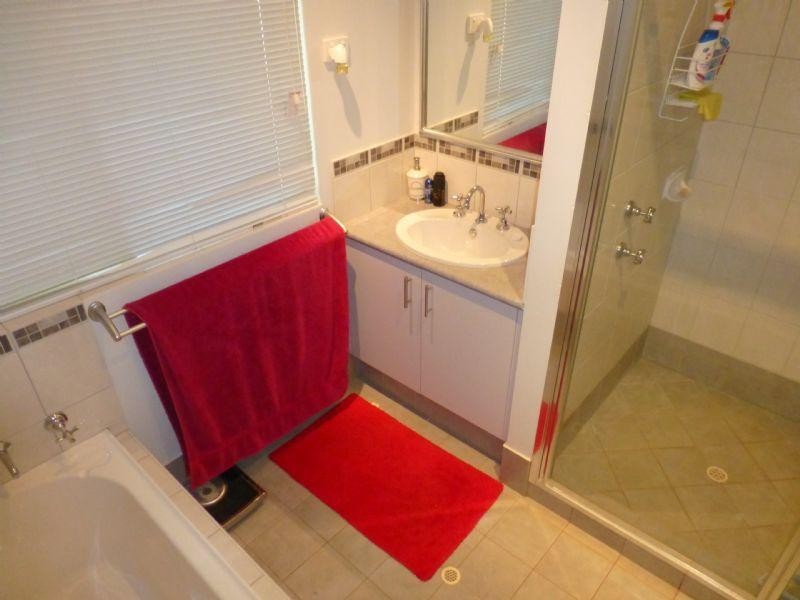 10 Schooner Street, Baynton WA 6714