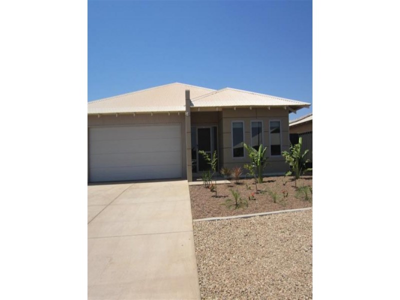 13 Ganbarr Street, Baynton WA 6714