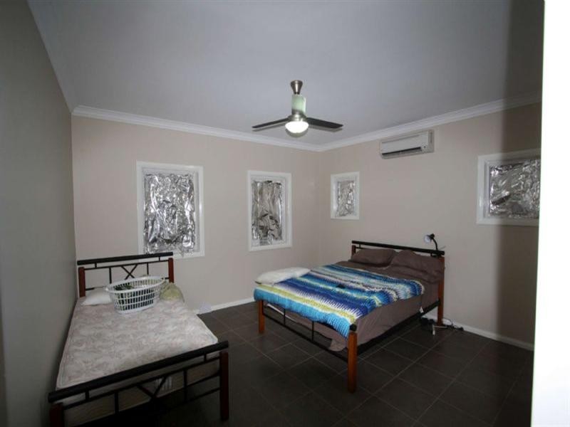 9 Ganbarr Street, Baynton WA 6714