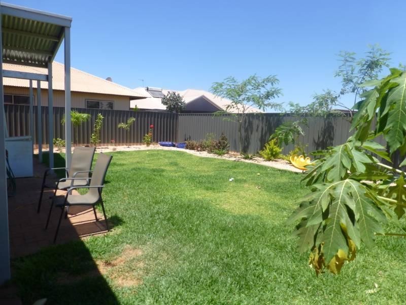 74 Mujira Ramble, Baynton WA 6714