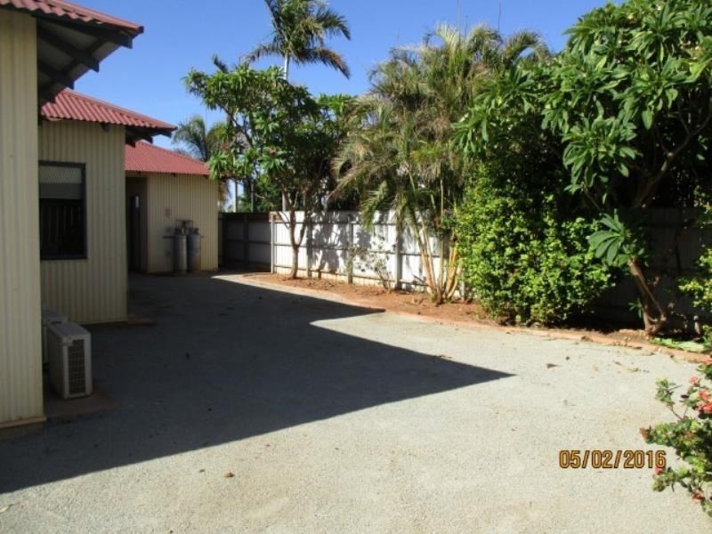 6 Buchanan Circuit, Baynton WA 6714