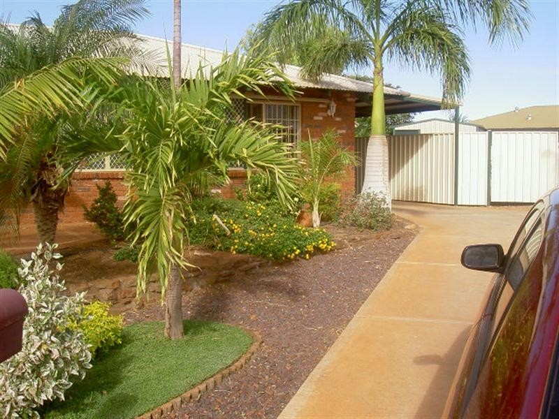 16 WHITE Court, Baynton WA 6714