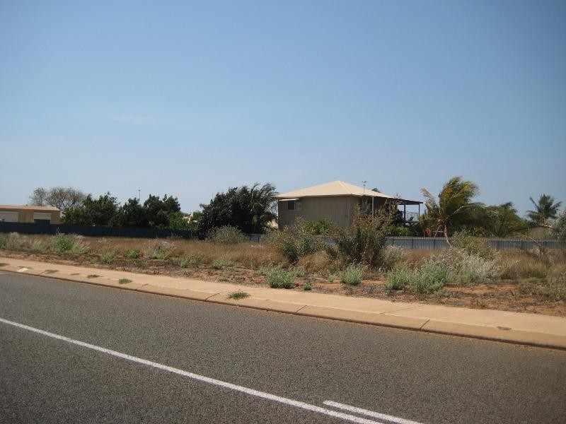 17 Honeymoon Road, Point Samson WA 6720
