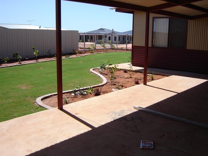 27 MacMahon Way, Baynton WA 6714