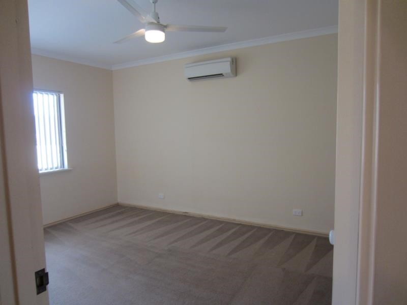 8 Rhonda Road, Baynton WA 6714