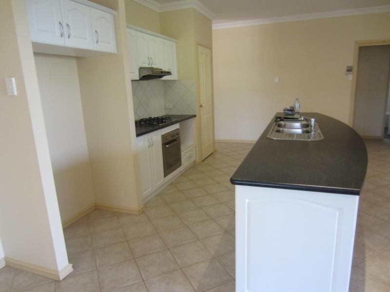 8 Rhonda Road, Baynton WA 6714