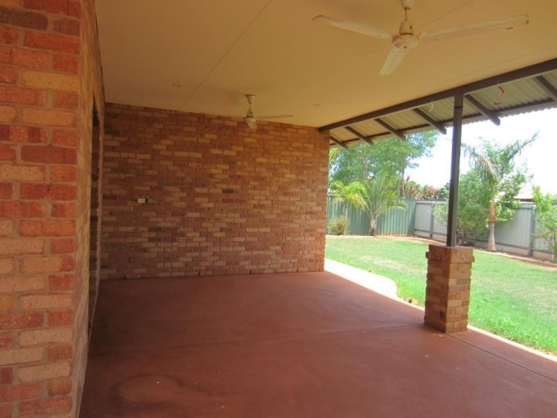 8 Rhonda Road, Baynton WA 6714