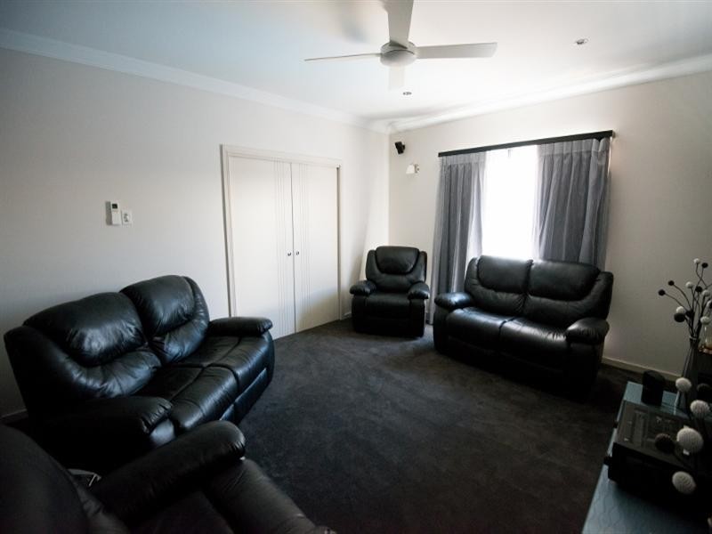 14 Euro Boulevard, Baynton WA 6714
