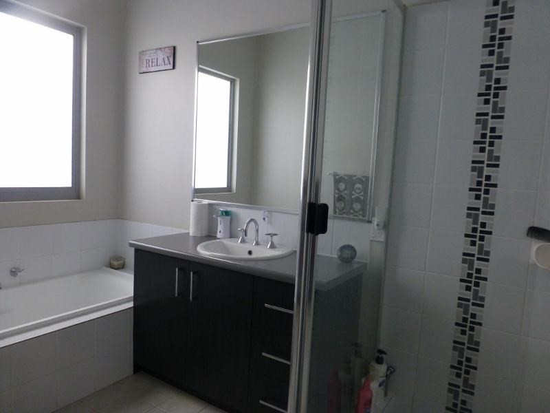 10 Nyumari Street, Baynton WA 6714