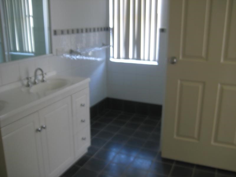 4 Schooner Street, Baynton WA 6714