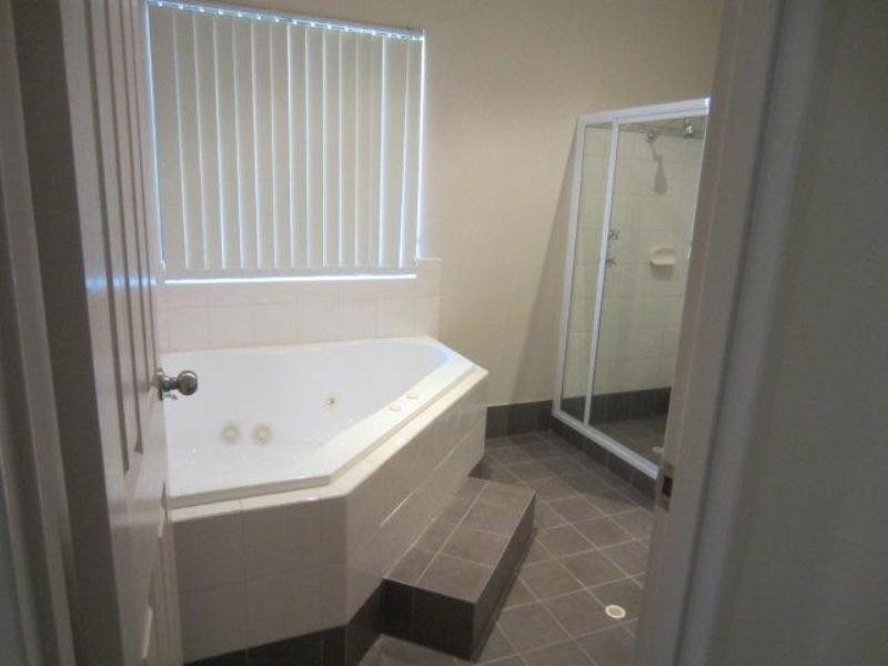 13 Rhonda Road, Baynton WA 6714