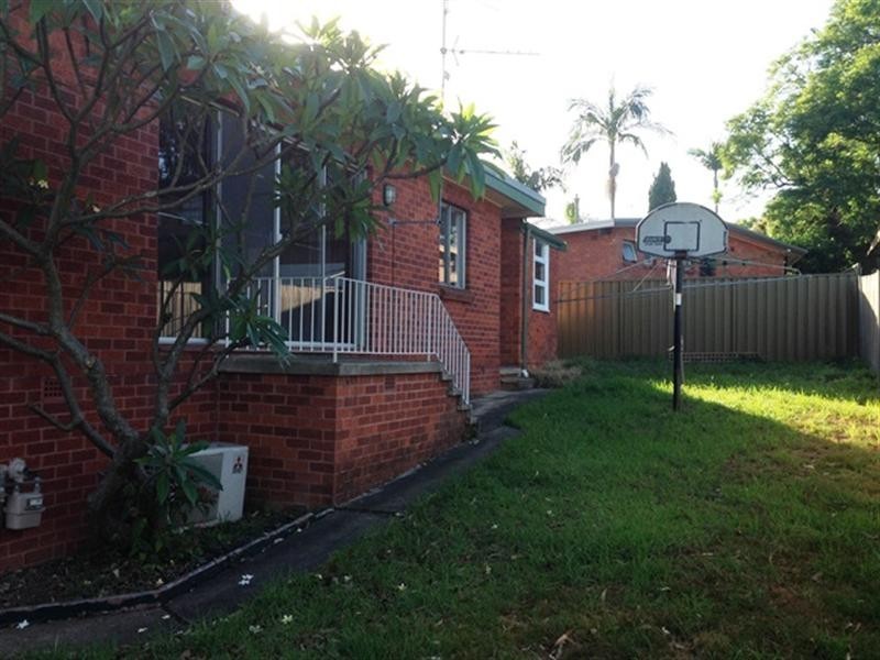 1 Dobson Crescent, Baulkham Hills NSW 2153