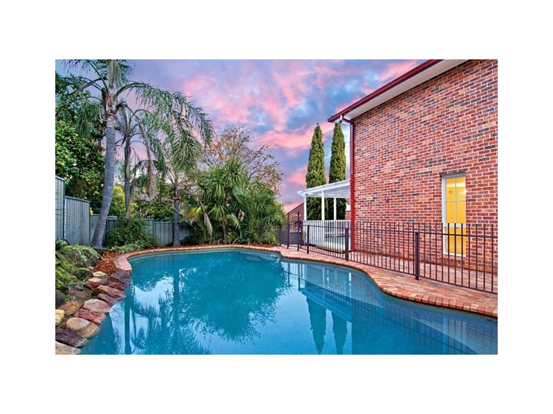 25 Crestwood Drive, Baulkham Hills NSW 2153