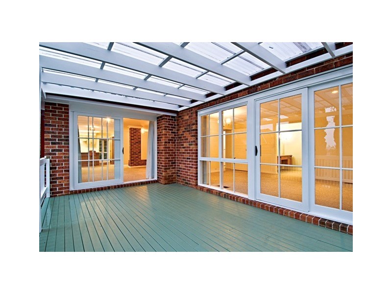 25 Crestwood Drive, Baulkham Hills NSW 2153