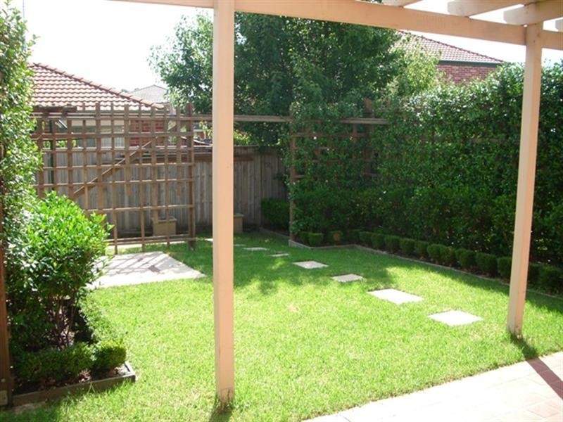 15 Hester Way, Beaumont Hills NSW 2155