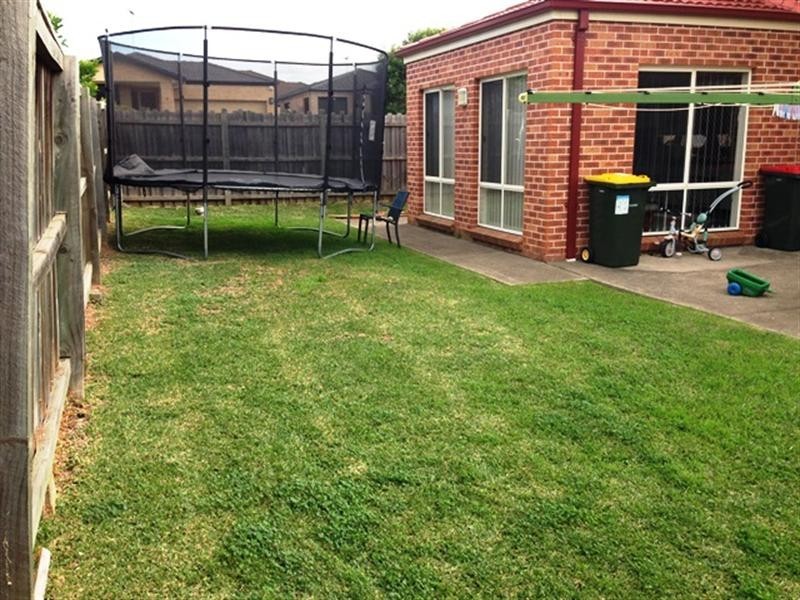 2 Cameo Circuit, Glenwood NSW 2768