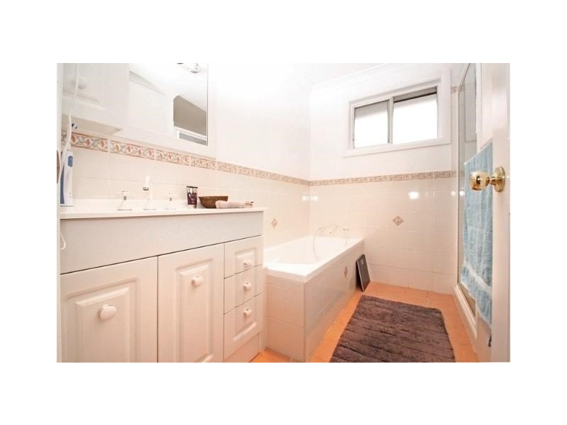 4 Meares Road, Mcgraths Hill NSW 2756