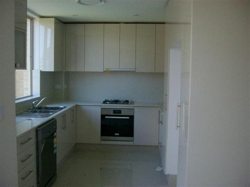 4/17 Graham Crescent, Baulkham Hills NSW 2153