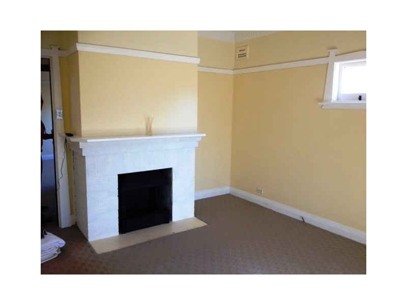 42 Whitehaven Road, Northmead NSW 2152