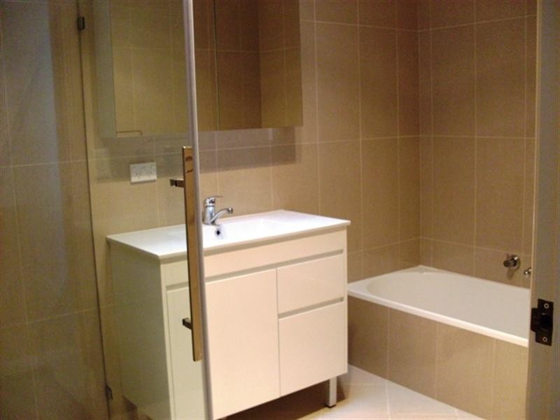 1/1 Beaumaris Avenue, Castle Hill NSW 2154