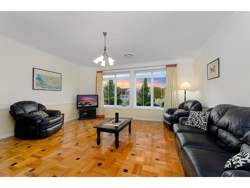 9 Hamilton Way, Beaumont Hills NSW 2155