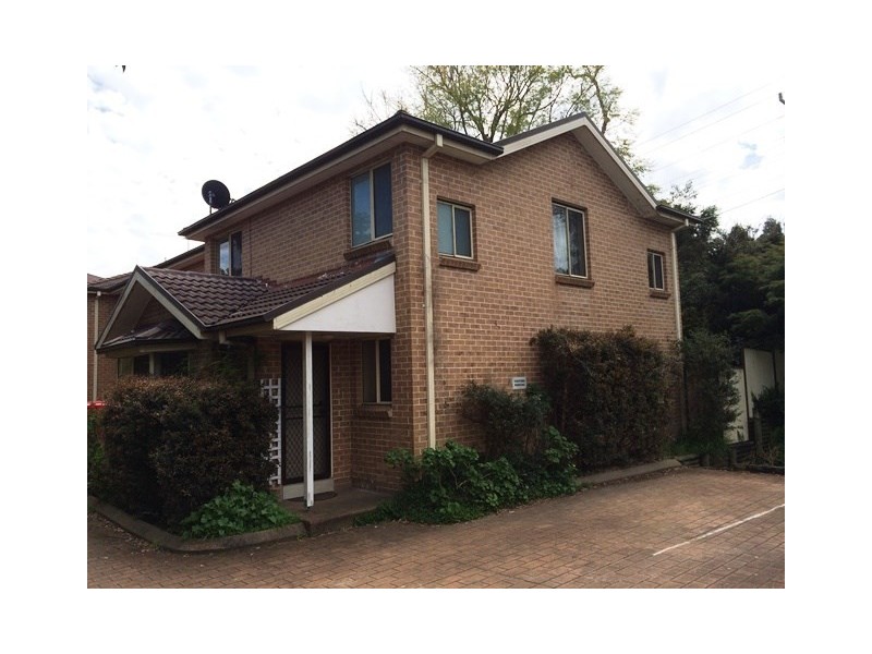 1/2 Orange Grove, Castle Hill NSW 2154