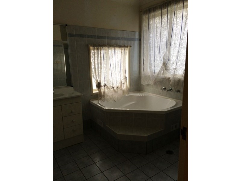 1/2 Orange Grove, Castle Hill NSW 2154