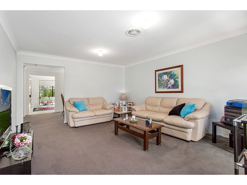 8 Helston Street, Stanhope Gardens NSW 2768