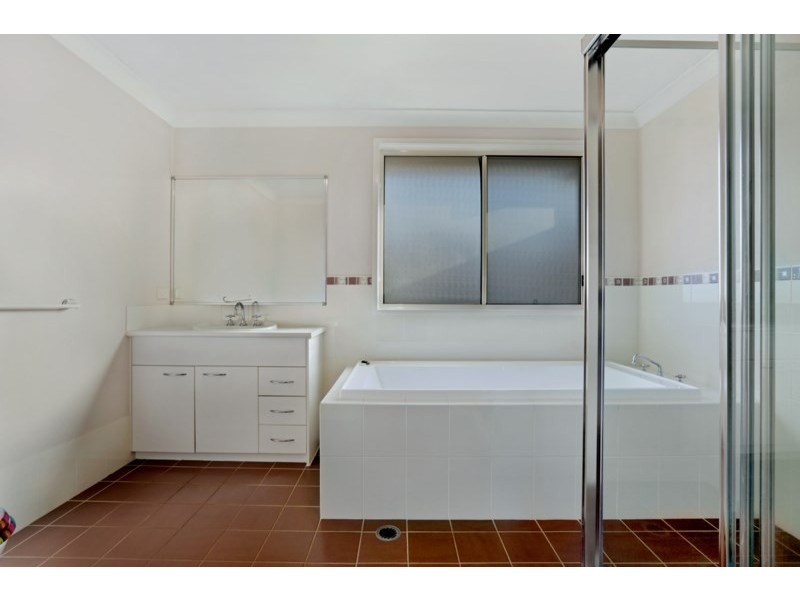 2 Bottle Brush Avenue, Beaumont Hills NSW 2155