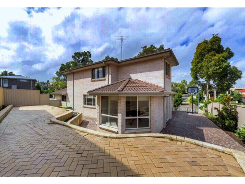 2 Bottle Brush Avenue, Beaumont Hills NSW 2155