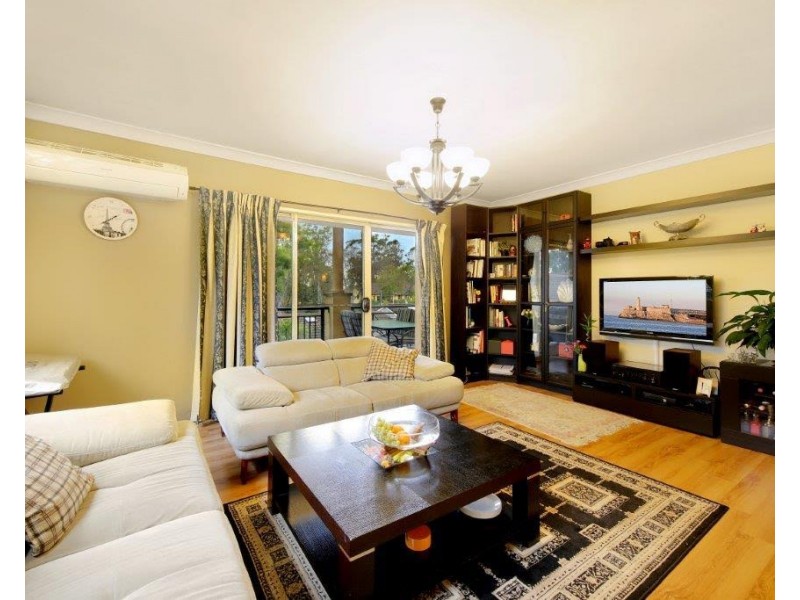 2/9-11 Hill Street, Baulkham Hills NSW 2153