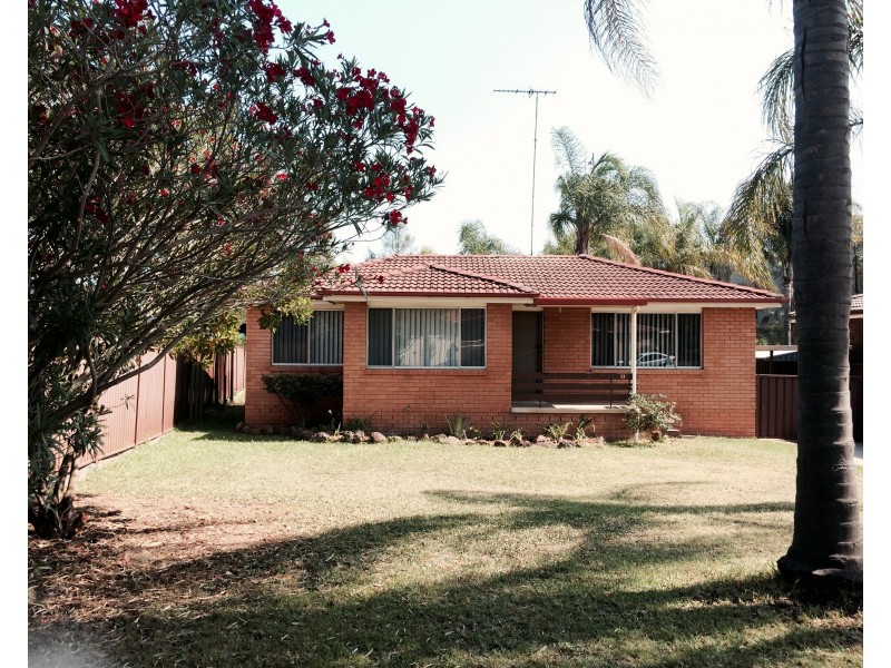 33 Elwood Crescent, Quakers Hill NSW 2763