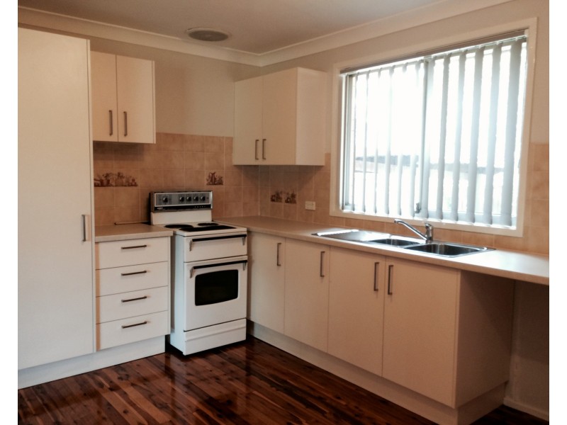 33 Elwood Crescent, Quakers Hill NSW 2763