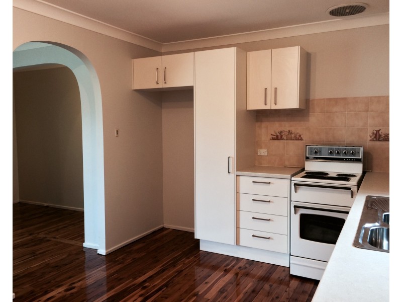 33 Elwood Crescent, Quakers Hill NSW 2763