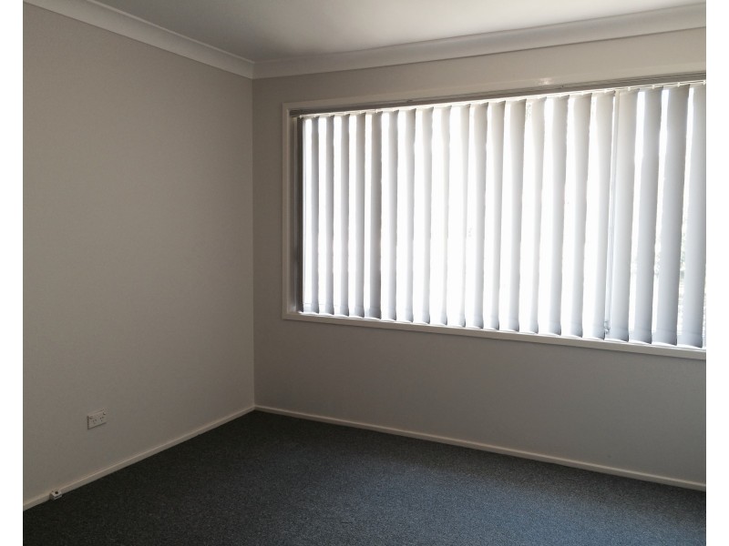 33 Elwood Crescent, Quakers Hill NSW 2763