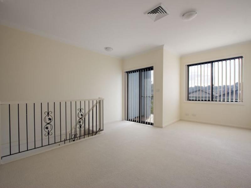 5/4 Hindle Terrace, Bella Vista NSW 2153