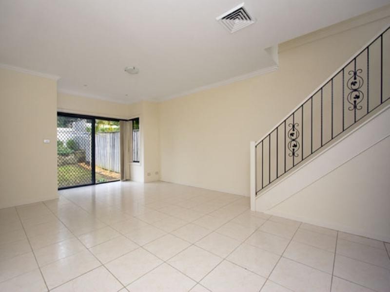 5/4 Hindle Terrace, Bella Vista NSW 2153