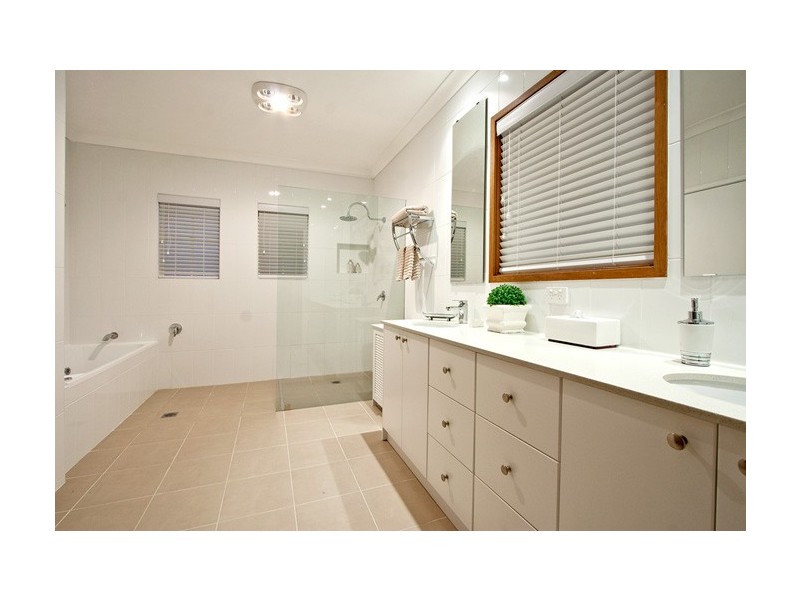 10 Elliott Place, Baulkham Hills NSW 2153