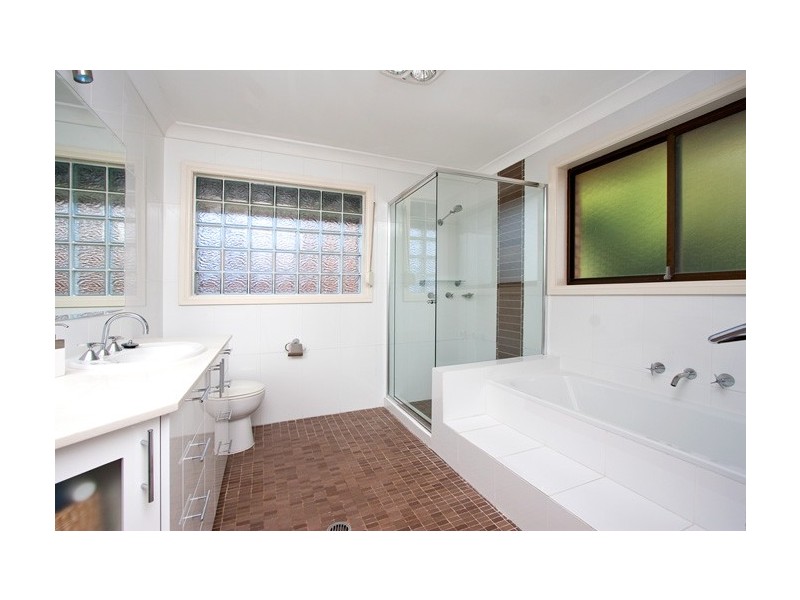 13 Elliott Place, Baulkham Hills NSW 2153