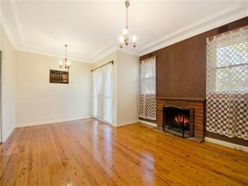 2 Mary Street, Northmead NSW 2152