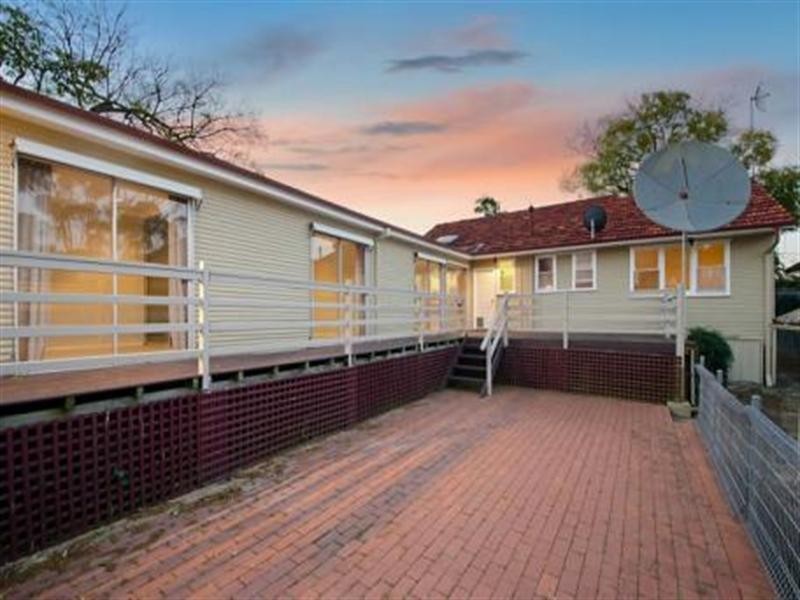 2 Mary Street, Northmead NSW 2152