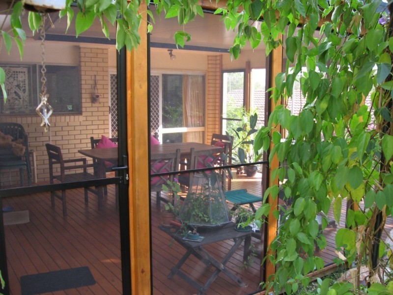 8 Whitian Street, Chapel Hill QLD 4069