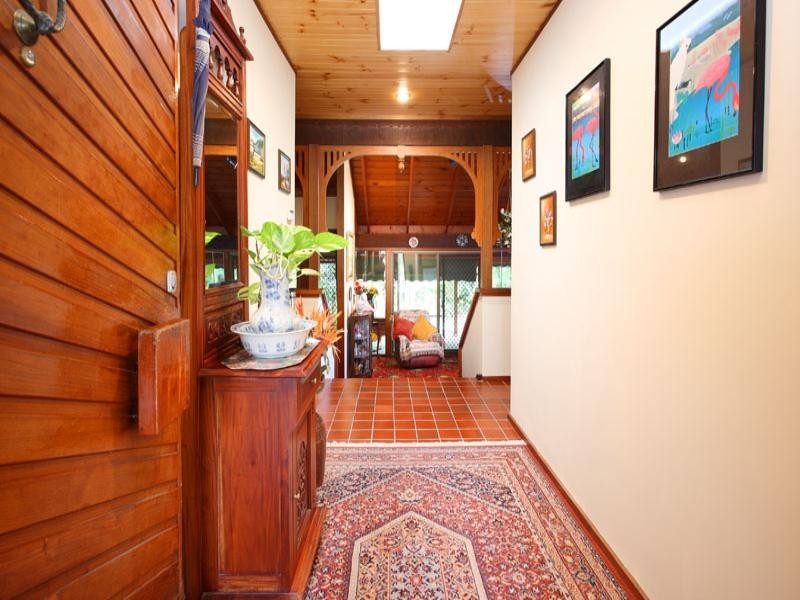 280 Chapel Hill Road, Chapel Hill QLD 4069