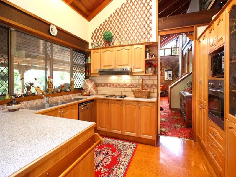 280 Chapel Hill Road, Chapel Hill QLD 4069