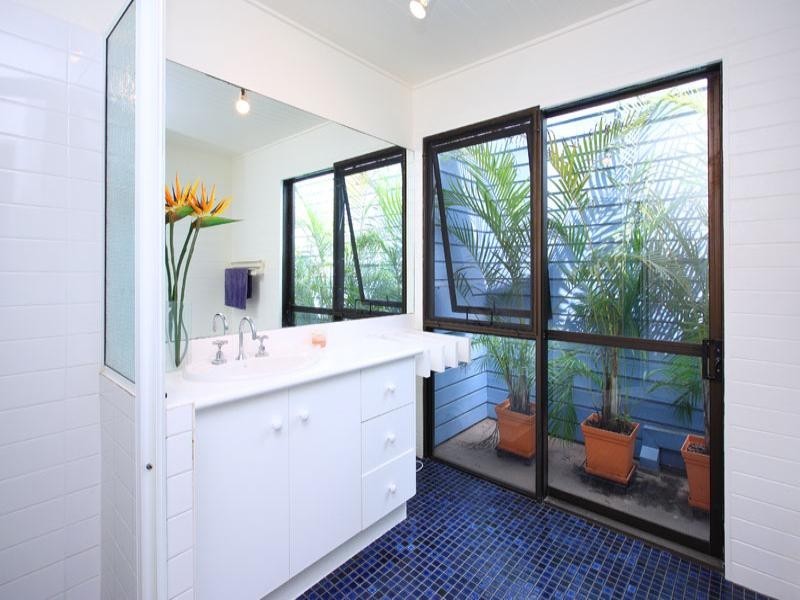 25 Merrilyn Street, Chapel Hill QLD 4069