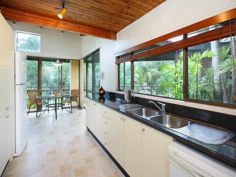 25 Merrilyn Street, Chapel Hill QLD 4069