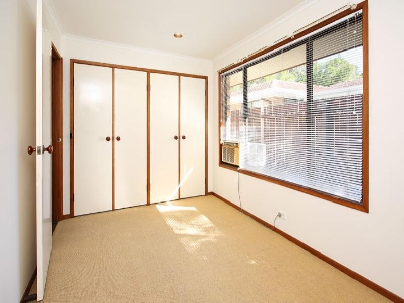 31 Greenford Street, Chapel Hill QLD 4069